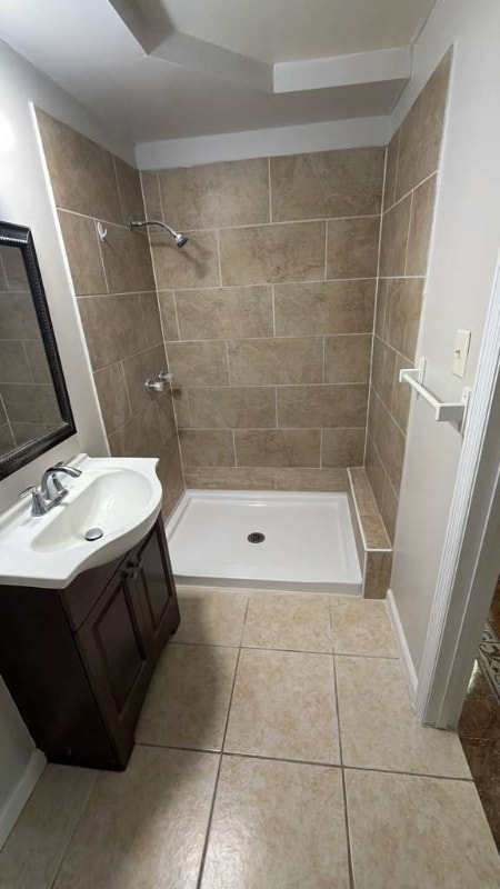 Building Photo - 8726 Brackenwood Dr