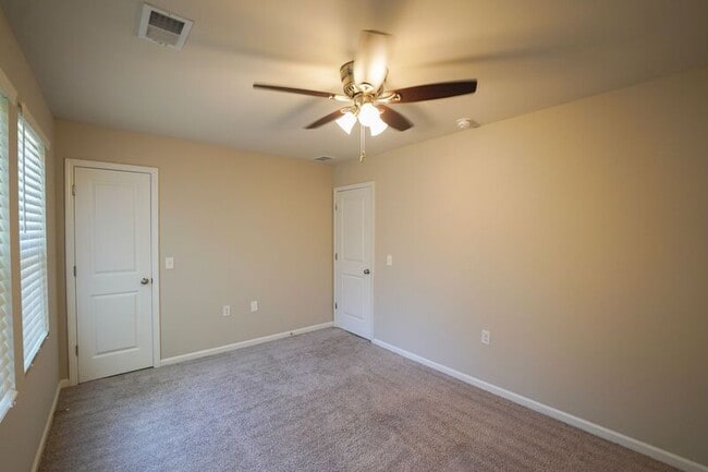 Building Photo - 44 Sunrise Cir