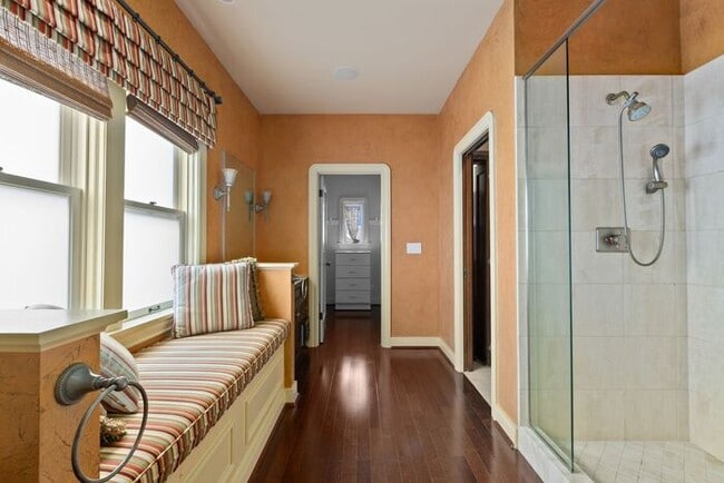 Building Photo - Stunning Air Conditioned 1931 Tudor in Cov...