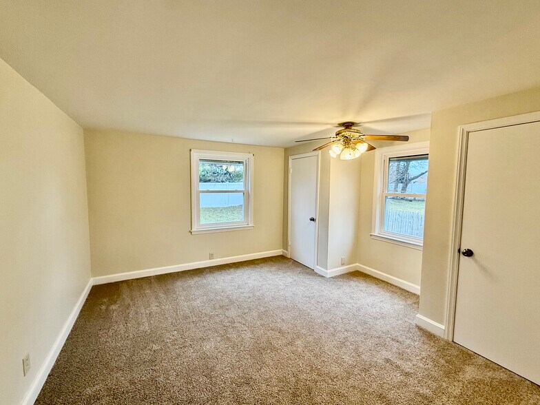 Building Photo - 160 Plantation Dr