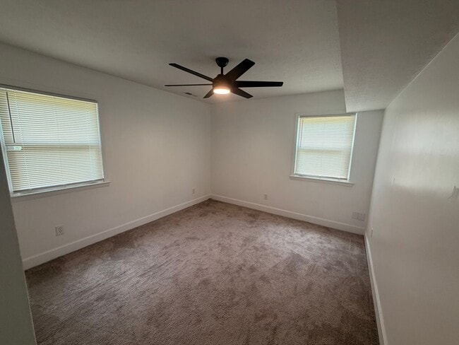 Building Photo - 139 Ingleside Dr