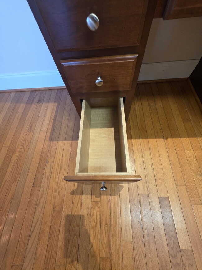 Building Photo - Spacious 4-Bedroom Home for Rent in Kings ...