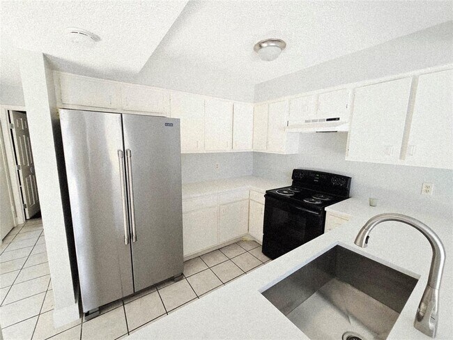 Building Photo - 12625 Newbrook Dr