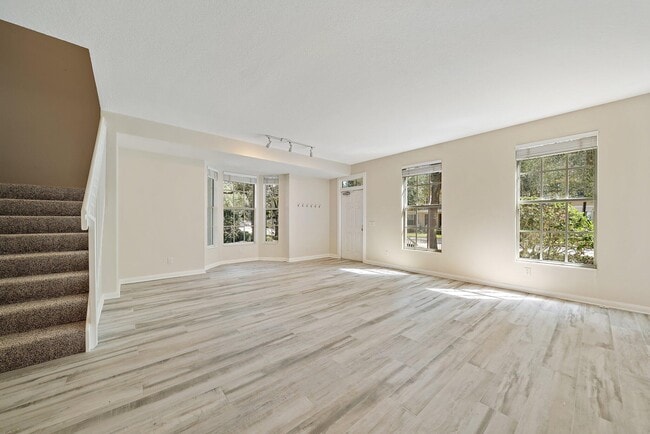 Building Photo - 351 Legare Ct