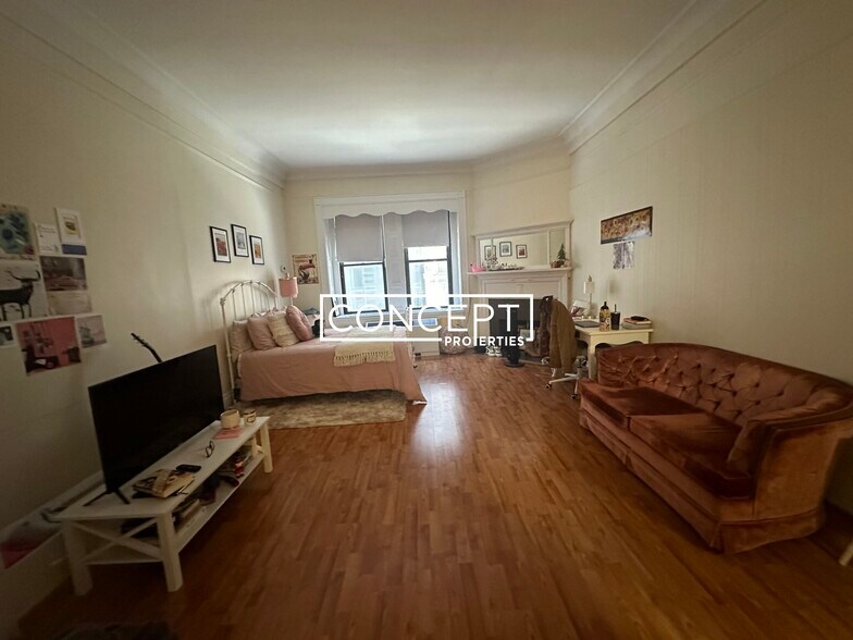 Building Photo - 62 Boylston St