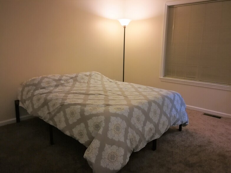 Bedroom - 6728 Bevington Ridge Rd