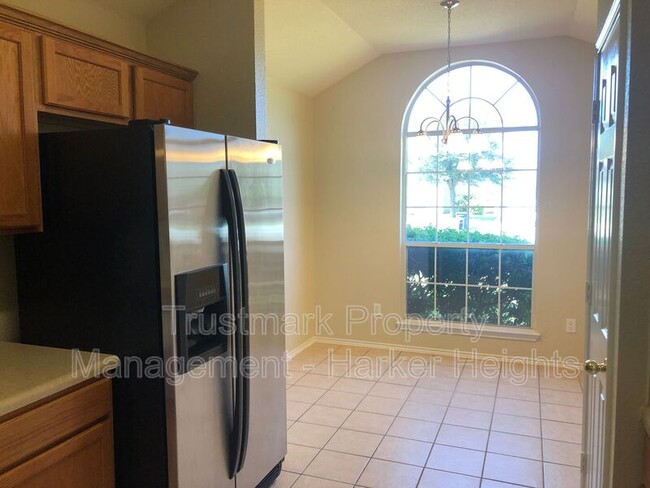Building Photo - 4705 Golden Gate Dr