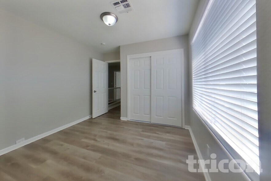 Building Photo - 13409 N 127th Dr