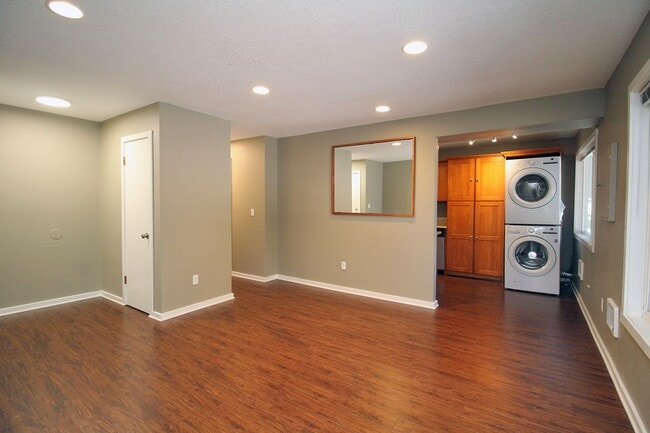 Building Photo - 4232-4232 SE Cesar Estrada Chavez Blvd