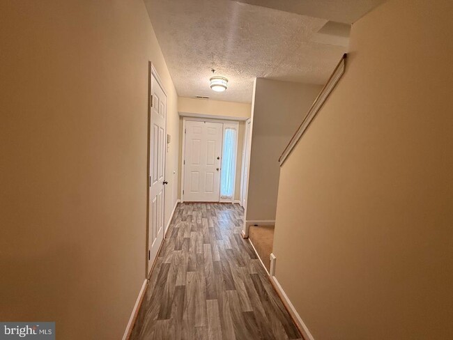 Building Photo - 17901 Cottonwood Terrace
