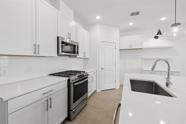 Building Photo - 8434 Tranquil Bay Ct