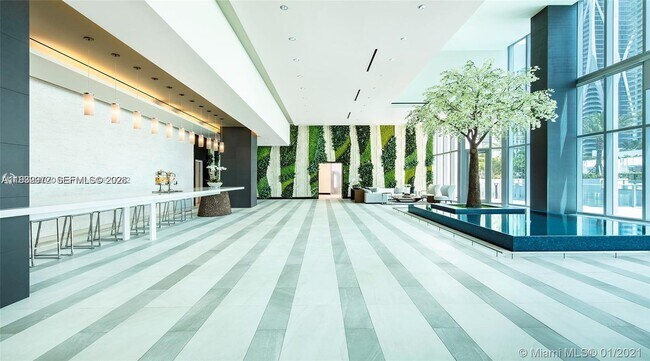 Building Photo - 851 NE 1st Ave