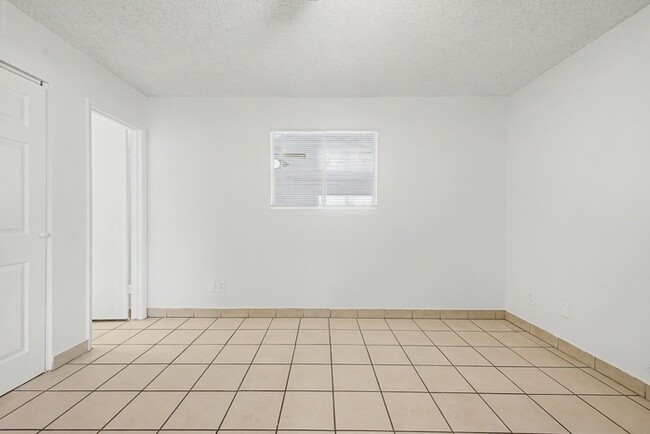 Building Photo - 3 bedroom home!