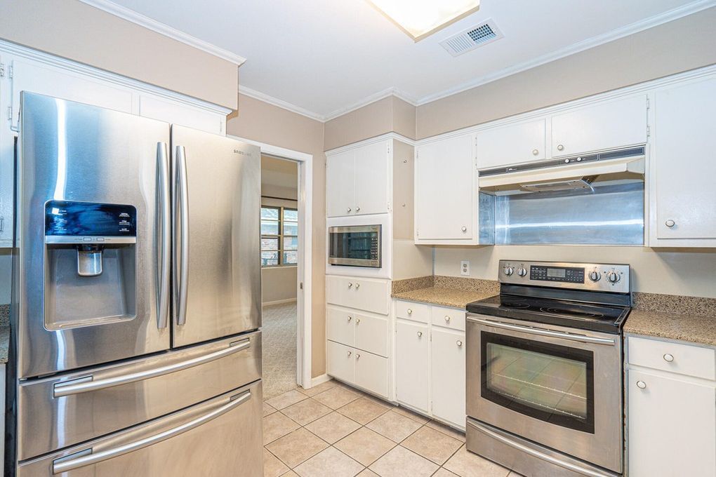 Kitchen south - 722 Revere Ave