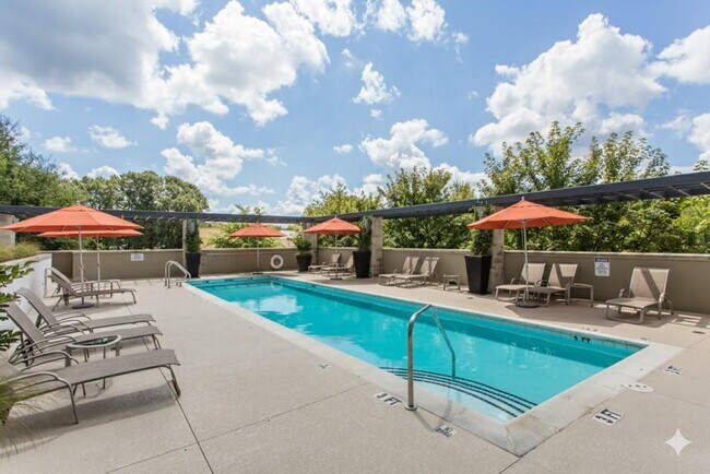 Building Photo - 335 W Ponce de Leon Ave