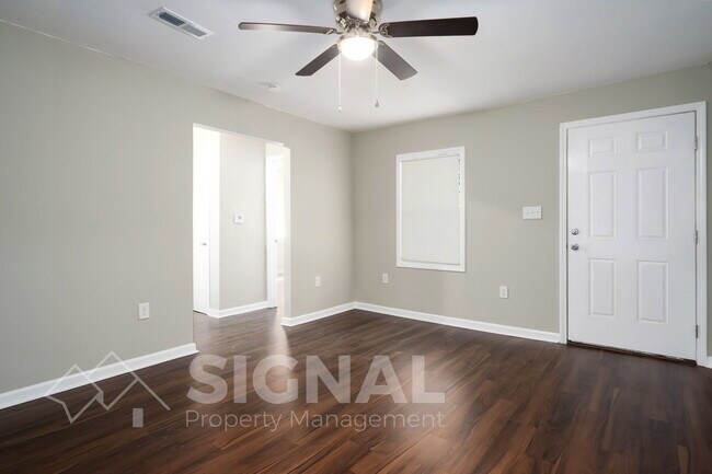 Building Photo - 1524 33rd St Ensley