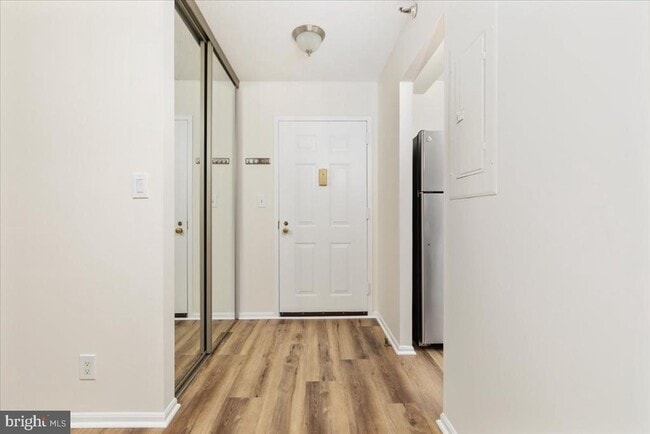 Building Photo - 900 N Stafford St