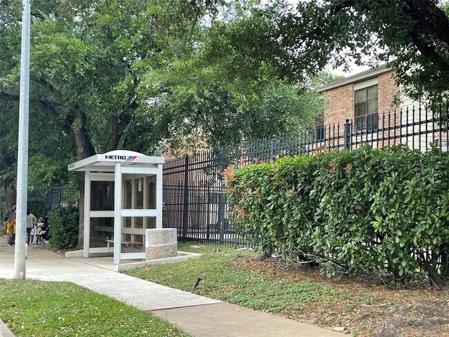 Building Photo - 2120 El Paseo St