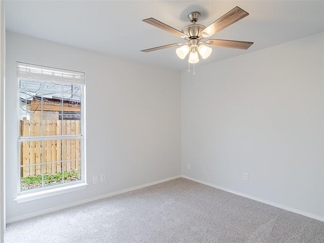 Building Photo - 2802 W Sunset Dr