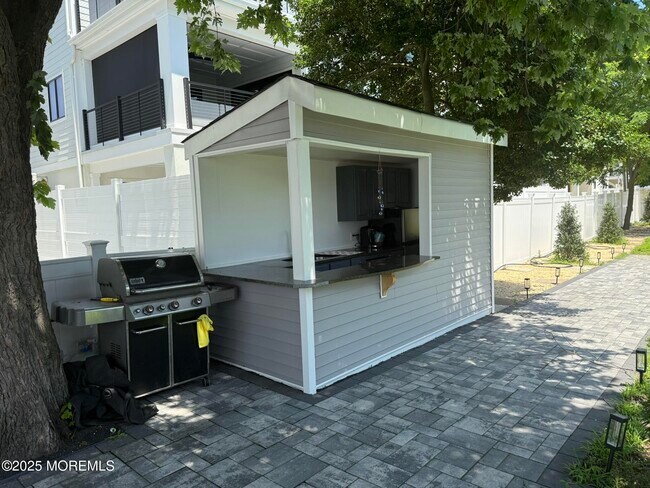 Building Photo - 244 Ocean Ave