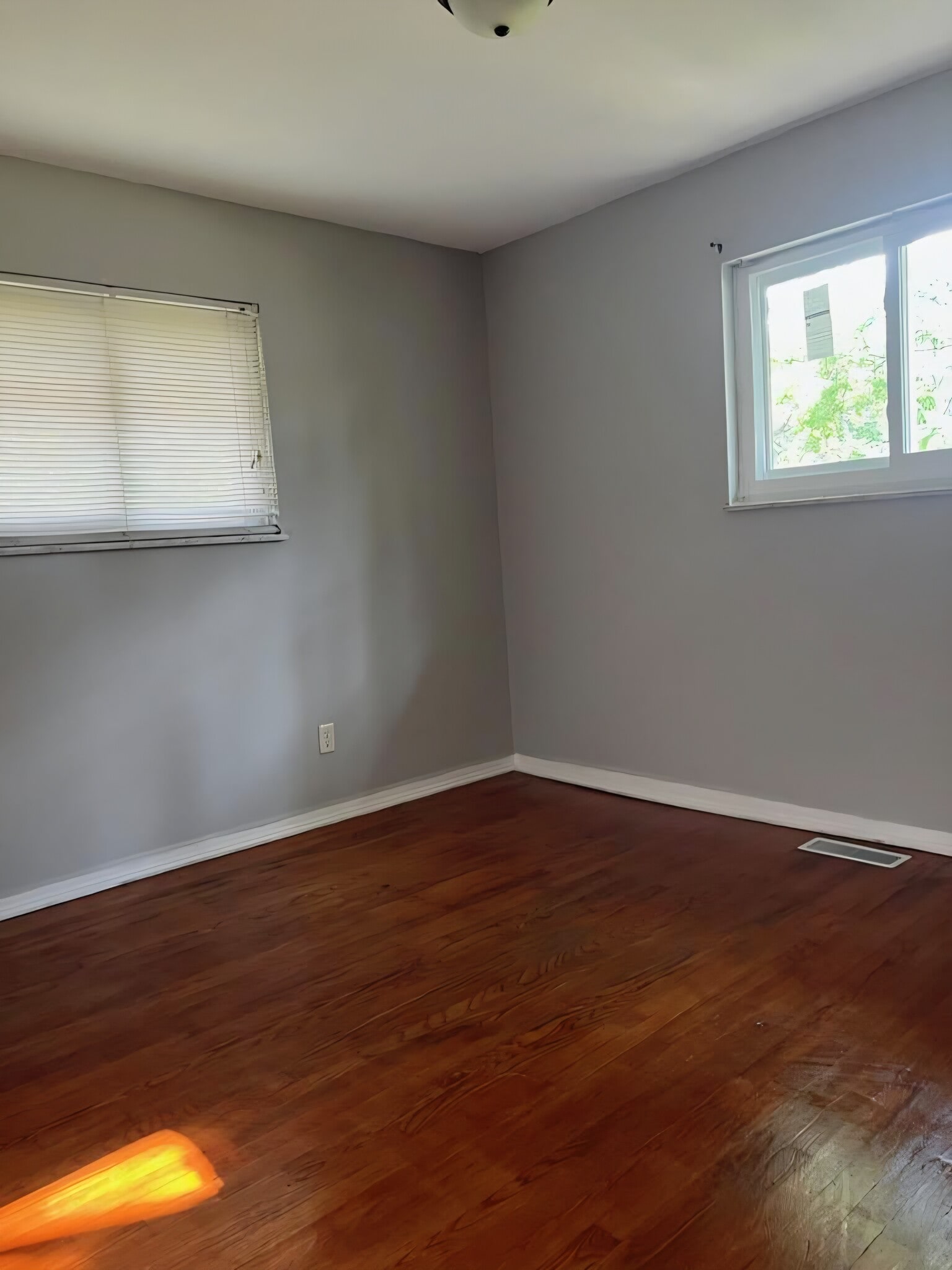 Bedroom 2 - 1037 Windsor Rd