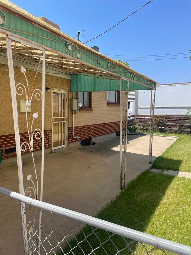 Building Photo - Ranch style home for rent very close to An...
