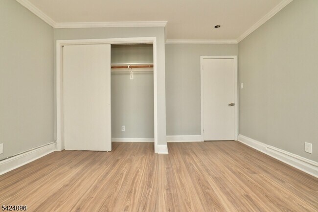 Building Photo - 111 Willow St