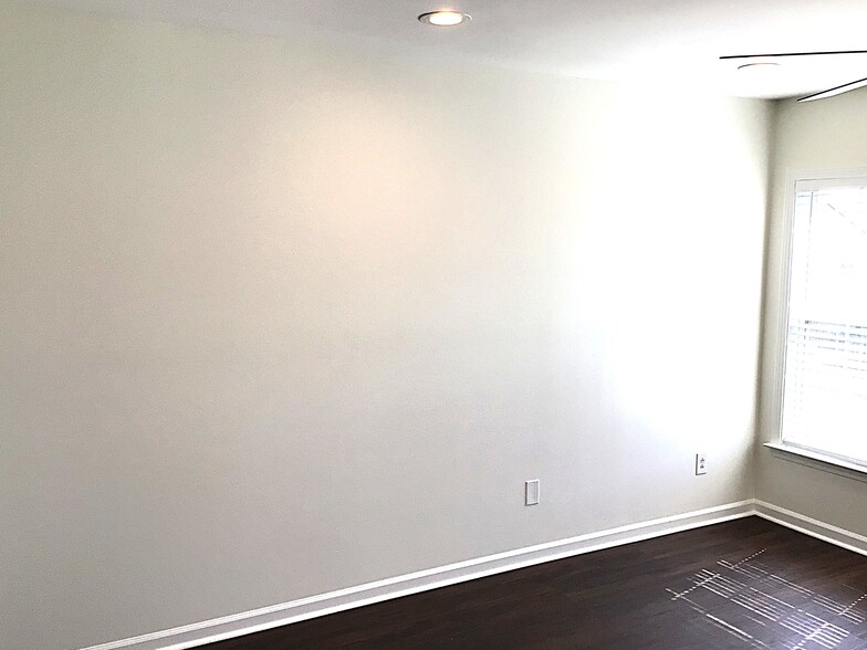 Building Photo - 263 Mayfield Dr