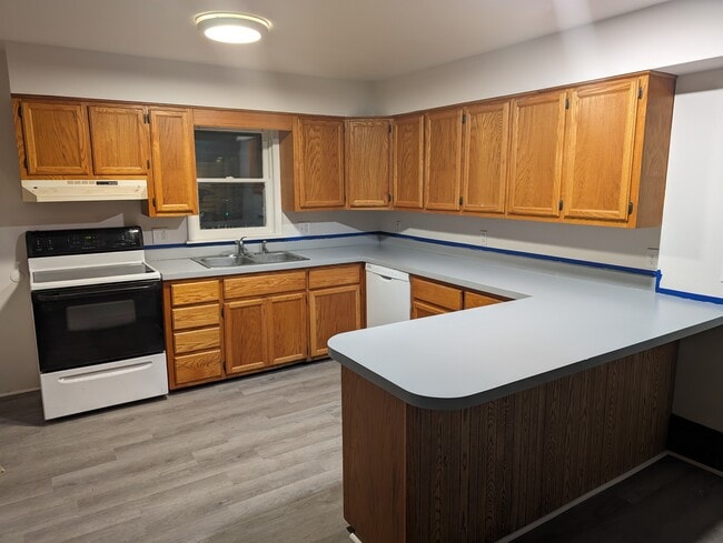 Building Photo - 413 Cherry Ave