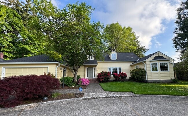 Building Photo - 8740 SW Birchwood Rd