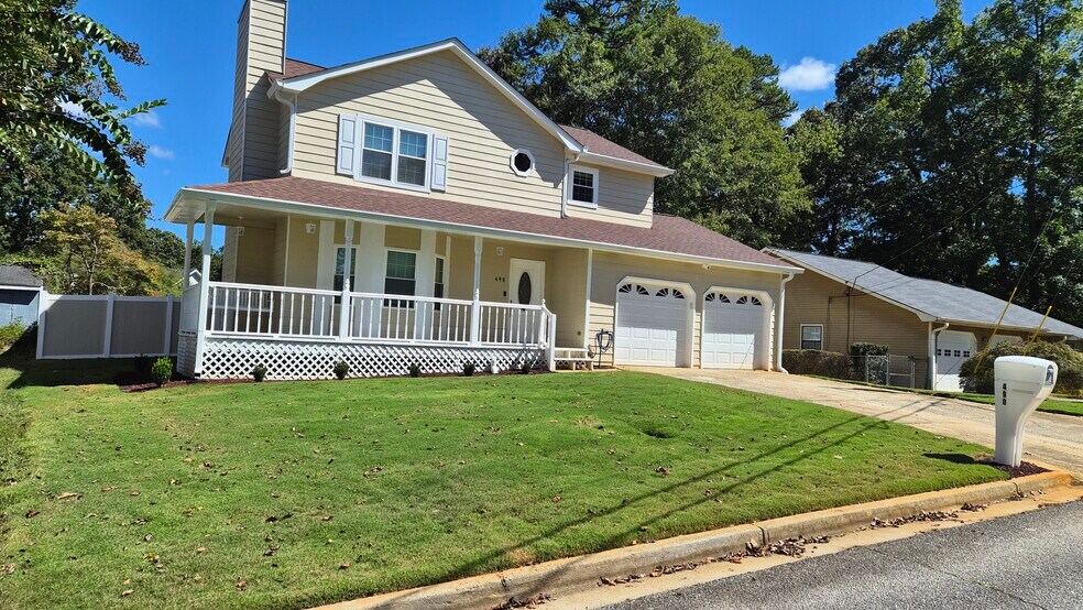 Building Photo - 490 Julius Dr