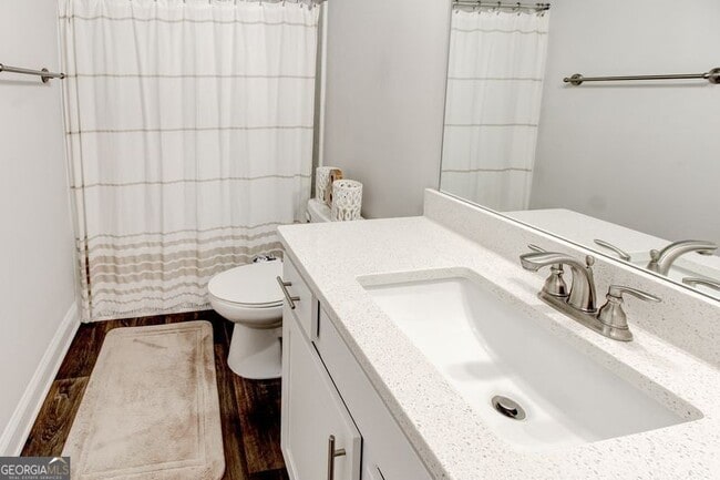 Building Photo - 3617 Chestnut Oak St