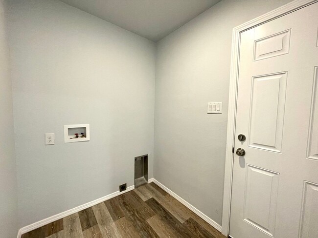 Building Photo - 3 bed 2 bath Move In Ready! Frenship ISD
