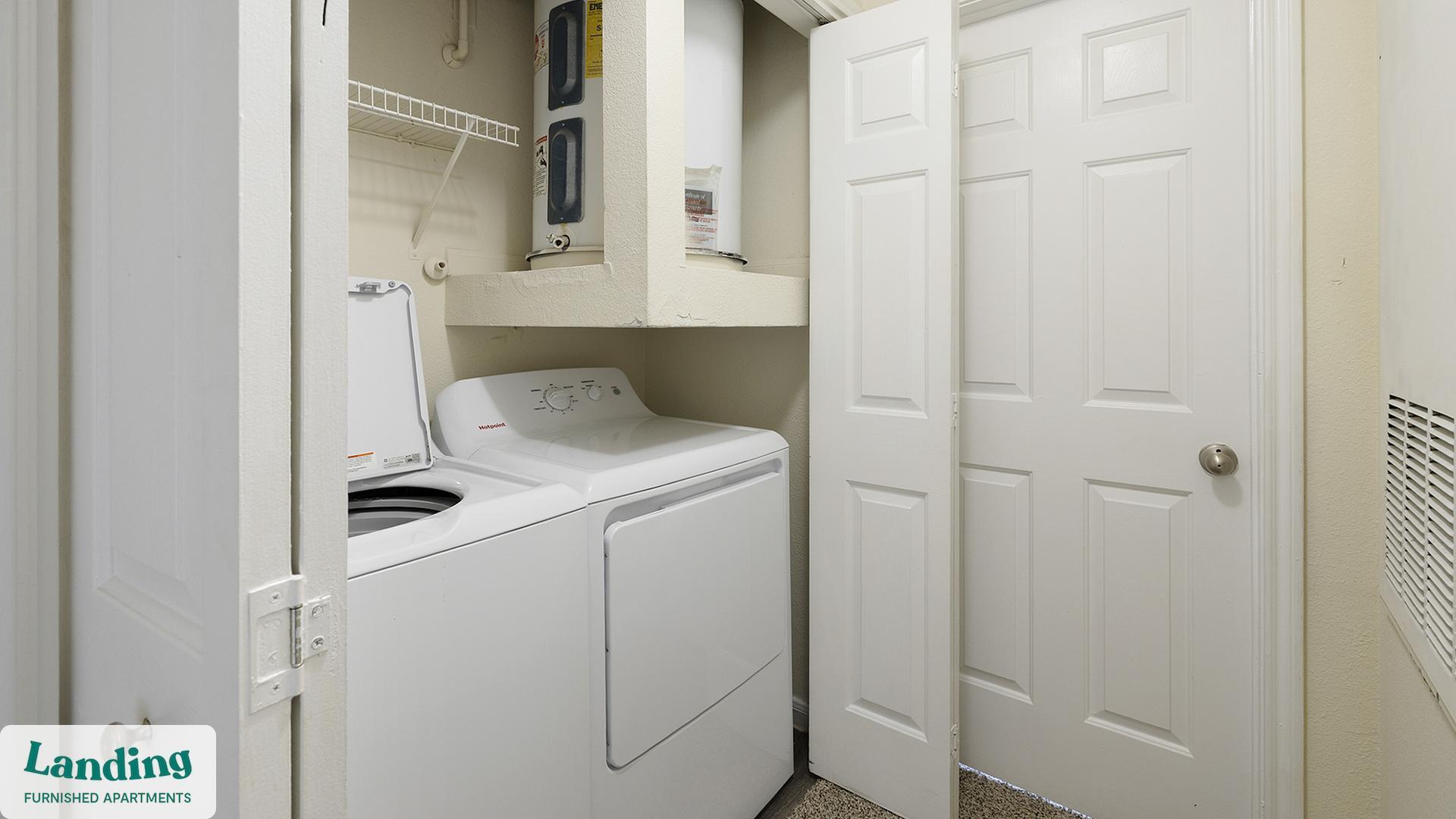 Building Photo - 901 Lakeside Cir