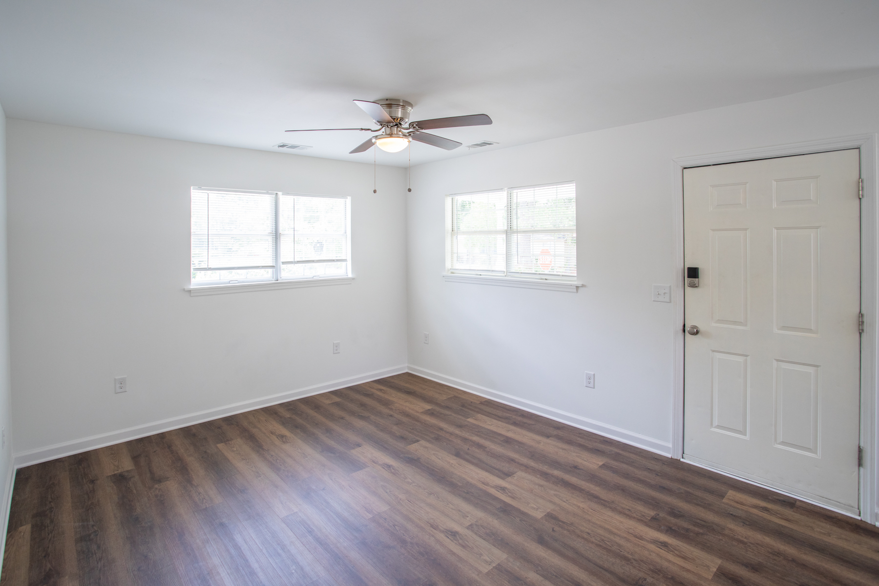 living room - 1220 E 57th St