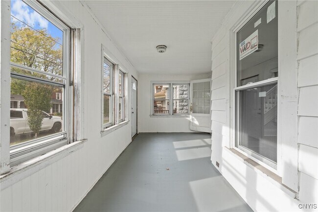 Building Photo - 145 Hixson Ave