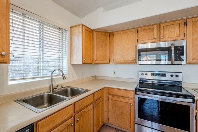 Building Photo - Beautifully Updated 4-Bedroom Home with Easy Access to Loop 101!