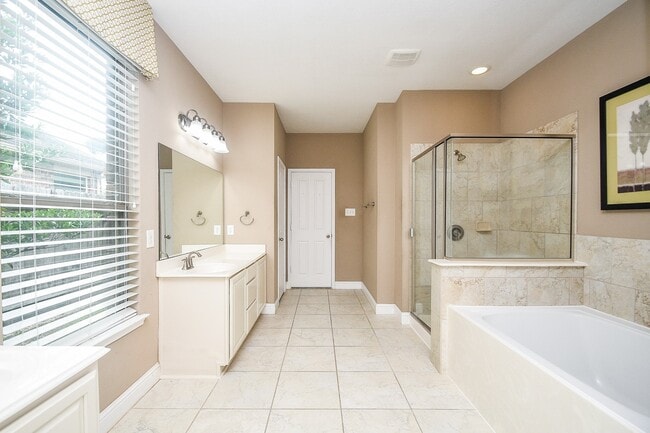 Building Photo - 8343 Sedona Ridge Dr