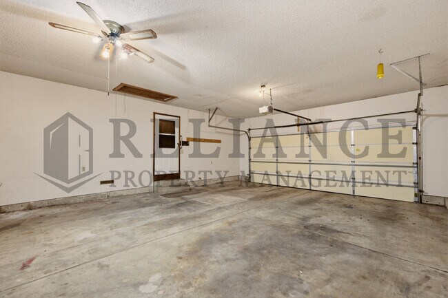 Building Photo - 428 Peach Tree Ln