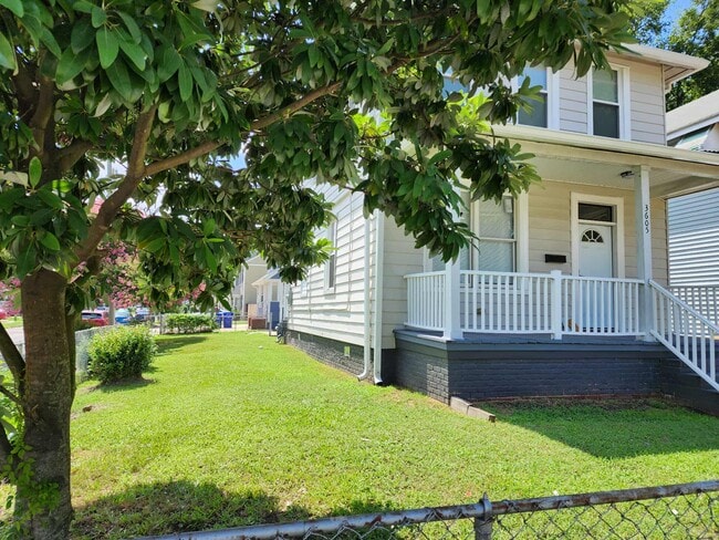Building Photo - 3605 Killam Ave