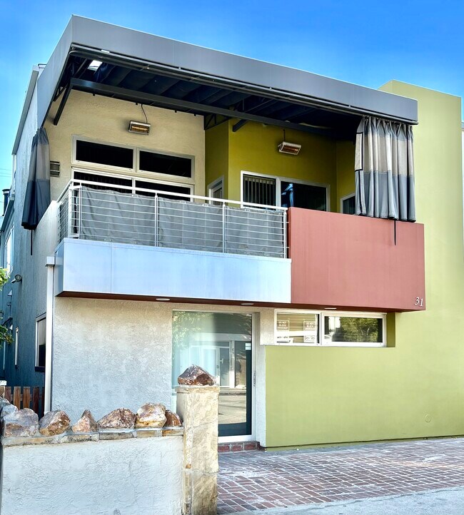 Front Of Building - 31 N Venice Blvd