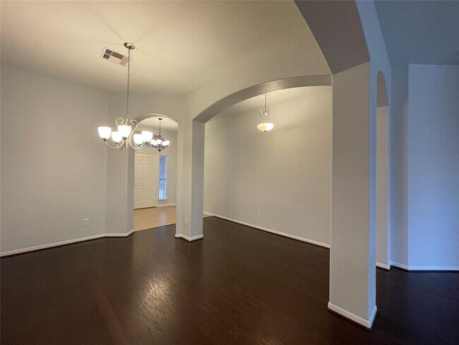 Building Photo - 127 Clearmont Pl