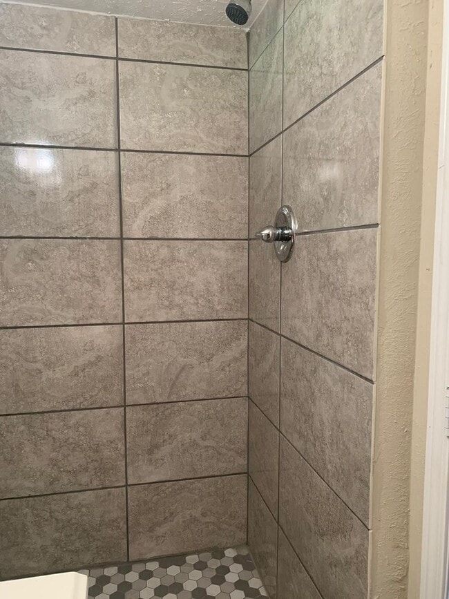 Building Photo - Affordable 4BD/2BA single-family house!