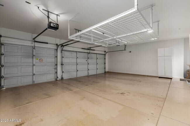 Building Photo - 10872 E Raintree Dr