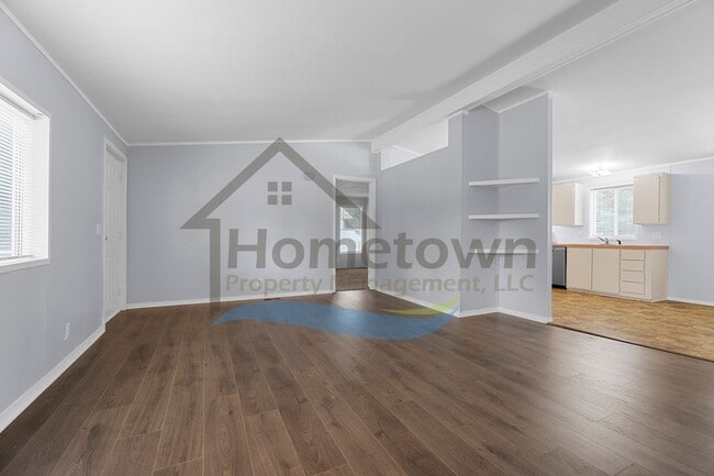 Building Photo - 3 Bedroom 2 Bathroom Home with Off-Street ...