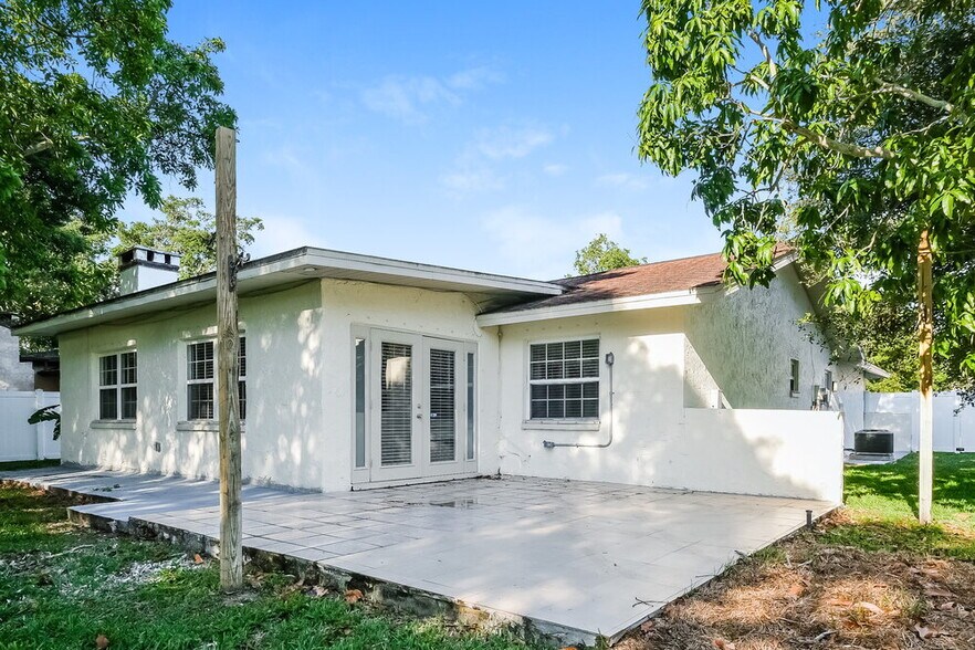 Building Photo - 1178 Breeze Dr