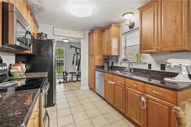 Building Photo - 105 N Kings Ct