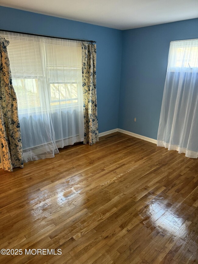 Building Photo - 324 Shady Brook Ln