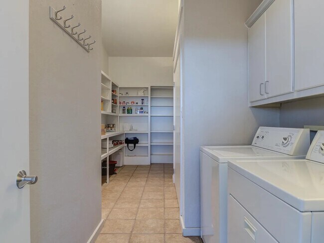 Building Photo - 46 Bonita Vista Dr