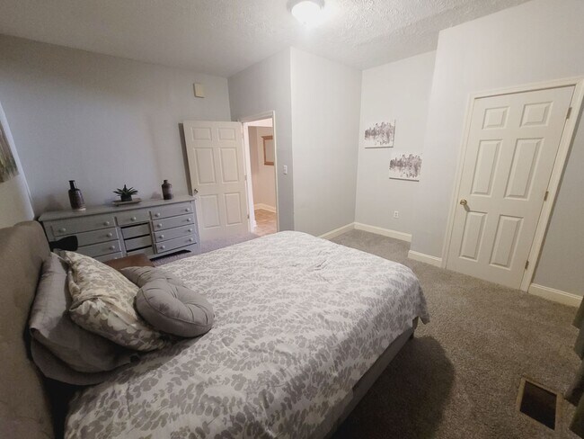 Building Photo - 1000 Taylor St